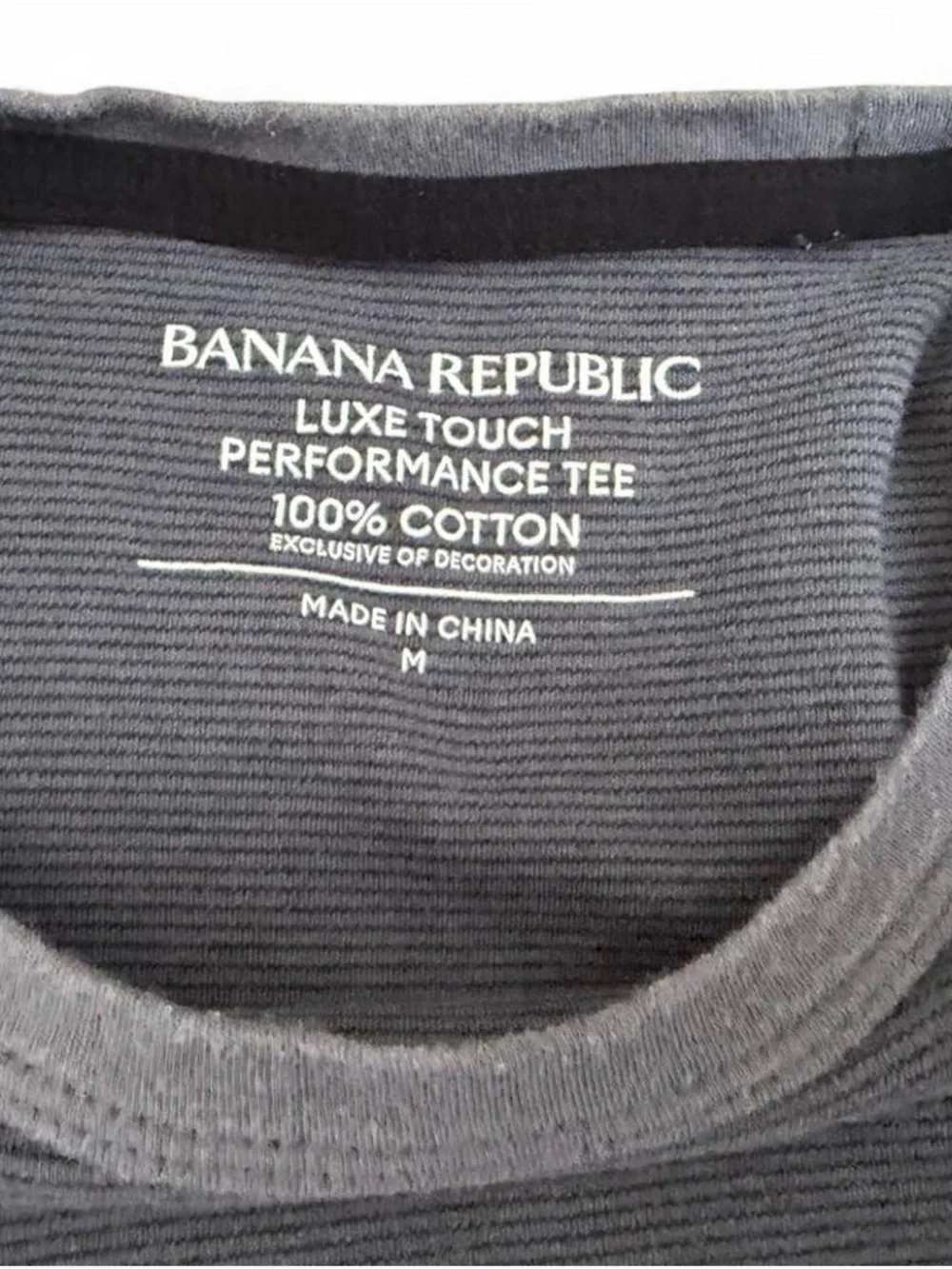 Banana republic men’s ribbed crewneck tshirt size medium